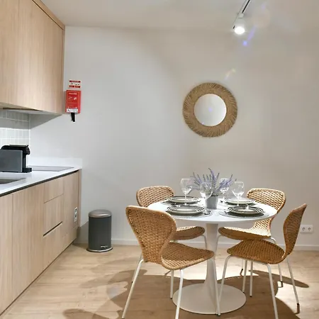 Coliseum Apartment